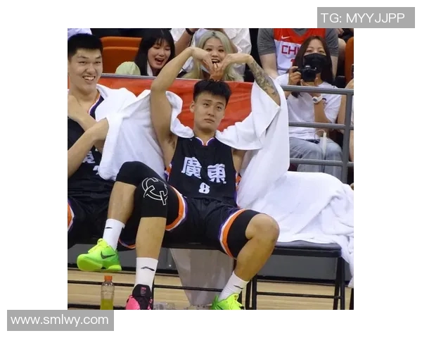 圣诞大战湖人对决劲敌期待精彩瞬间与激烈对抗的篮球盛宴